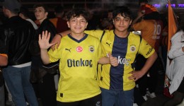 Galatasaray’ın şampiyonluk kutlamalarında Fenerbahçeliler ‘prova’ yaptı