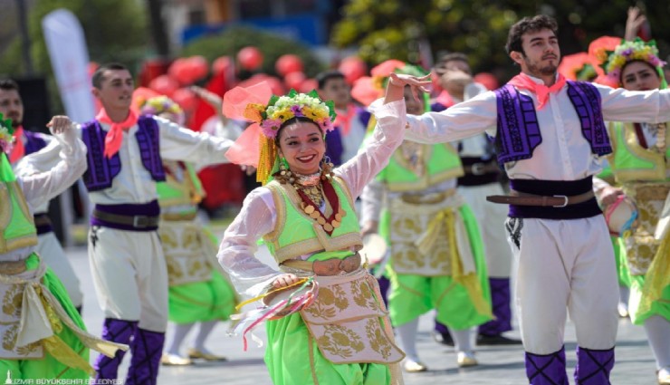 İzmir’de 19 Mayıs coşkusu: Gençler için dolu dolu etkinlik programı