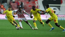 Samsunspor'a farklı mağlup oldular: Göztepe Avrupa kapısından döndü: 3-0