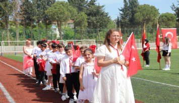 Seferihisar’da 19 Mayıs coşkusu meydanlara taştı