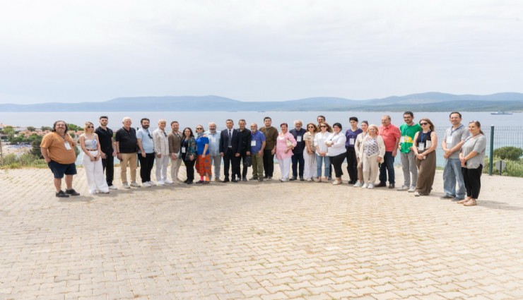Seferihisar’da genç gazeteciler kültür ve sanat haberciliği alanında ustalarla buluştu