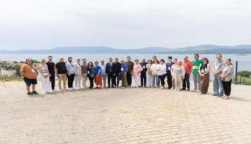 Seferihisar’da genç gazeteciler kültür ve sanat haberciliği alanında ustalarla buluştu