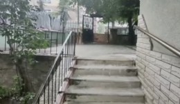 Ankara’da sağanak ve dolu hayatı felç etti: Cadde ve yollar göle döndü