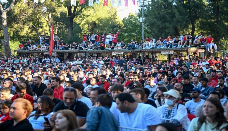Bornova’da milli heyecan dev ekranlarda yaşanacak