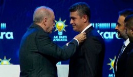 CHP’den seçilmişti, AK Parti’ye geçti: Haymana Belediye Başkanı Levent Koç’a rozetini Erdoğan taktı