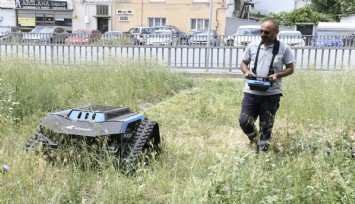 Çiğli’de temizlikte yeni dönem: Ot biçme robotu devrede