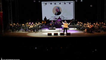 Edip Akbayram ve Volkan Konak şarkılarla anıldı