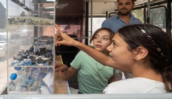 Hurda otobüsten çevre sınıfına: Dobidob çocuklara geri dönüşümü öğretiyor