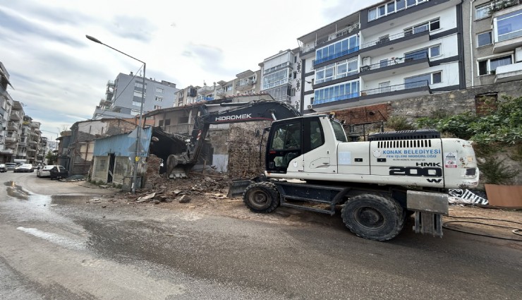 Konak’ta metruk bina yıkımları hız kesmiyor: 363 yapı kaldırıldı
