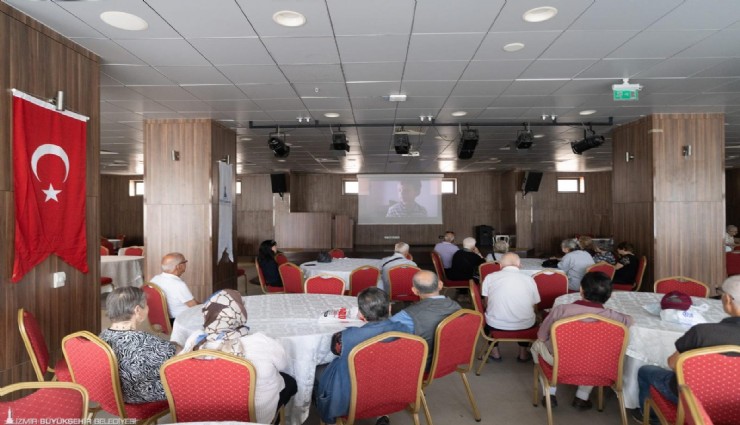 Zübeyde Hanım Huzurevi’nde Babalar Günü’ne duygusal kutlama: ‘Babam ve Oğlum’ izlediler, anılarını paylaştılar