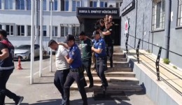 2,5 ay boyunca 'Polisiz' diyerek dolandırdılar, 100 milyonluk vurgunun ardından tatlı ikram ettiler