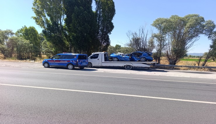 Afyonkarahisar'da yürek yakan kaza: 8 aylık bebek de kurtarılamadı