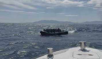 Ayvacık'ta 43 düzensiz göçmen yakalandı