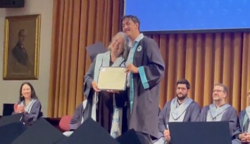 Boğaziçi mezunlarından diploma töreninde protesto