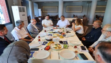 Buca'da ortak masa: Siyasi partiler ilçe sorunları için bir araya geldi