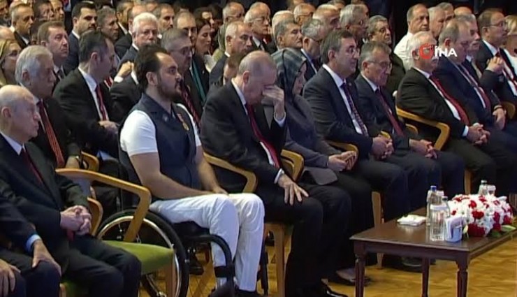 Erdoğan'dan 15 Temmuz anma programında duygusal anlar