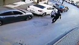 İstanbul'da akılalmaz olay: Kadının ensesine vurup kaçtı