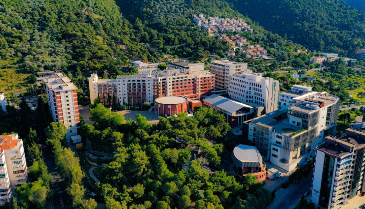 İzmir Ekonomi Üniversitesi'nden öğrencilere dijital rozet desteği