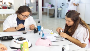Konak’ta kadınlara yeni kariyer kapısı