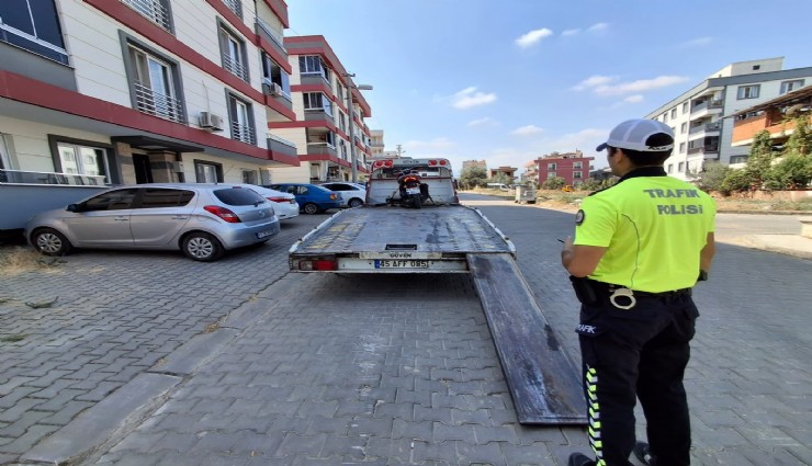 Manisa’da motosikletle akrobasi yapan sürücüye ağır ceza