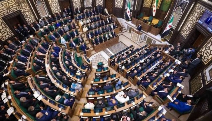 Suriye'de yeni dönem: İlk parlamento toplandı, meclis başkanı seçildi