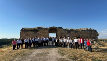 Uşak İl Genel Meclisi toplantısı ilk kez Blaundos Antik Kenti'nde yapıldı