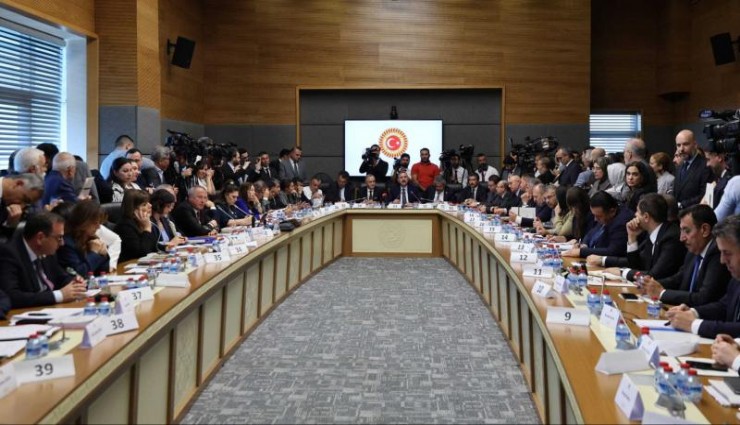 'Çerçeve yasa' Adalet Komisyonu’nda kabul edildi