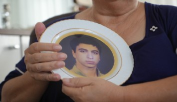4 yıl boyunca aradı, oğluna 18 mezar sonra ulaştı