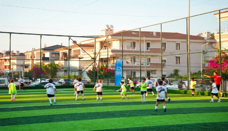 Alaçatı’ya iki yeni yaşam alanı: Çocuk Etkinlik Merkezi ve Mavi Kelebek Anı Parkı açıldı
