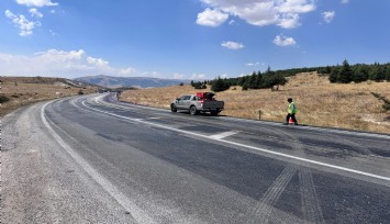 Araçların mor renge boyandığı yolda gerçek ortaya çıktı