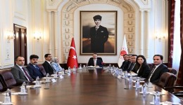 Bakan Gürlek, Muhsin Yazıcıoğlu'nun ailesini ağırladı