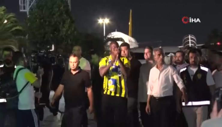Fenerbahçe’nin yeni golcüsü Lukaku, İstanbul’a geldi