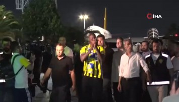 Fenerbahçe’nin yeni golcüsü Lukaku, İstanbul’a geldi