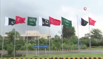 İslamabad'da Pakistan, Türkiye ve Suudi Arabistan bayrakları