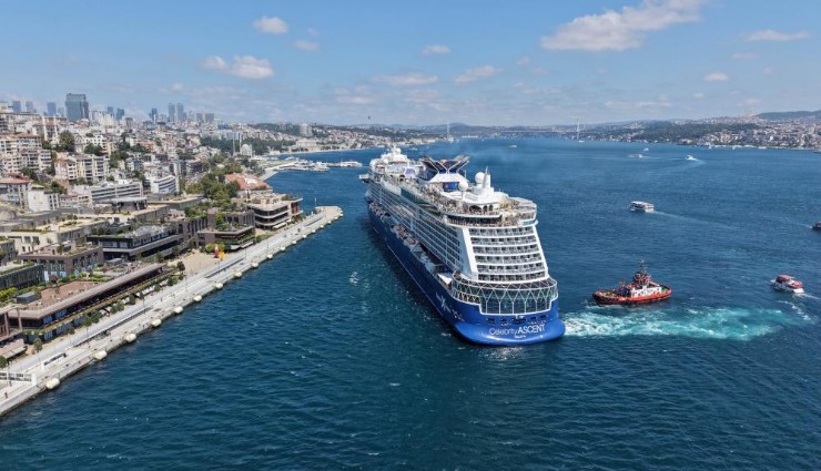 İstanbul Boğazı’nda dev kruvaziyer