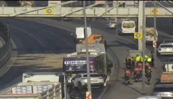 İstanbul'da otomobil İETT otobüsüne çarptı: 3 kişi hayatını kaybetti