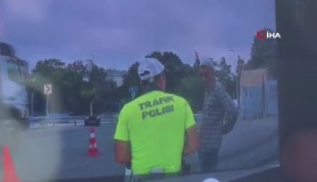 İstanbul'da polise bıçakla saldırı: O anlar kamerada
