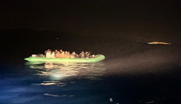 İzmir açıklarında 29 düzensiz göçmen yakalandı