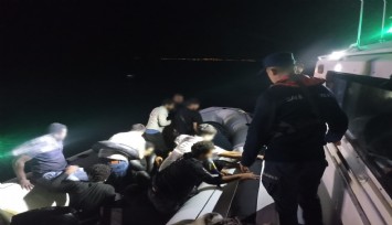 İzmir'de düzensiz göçmen operasyonu: Sahil Güvenlik ekipleri kurtardı