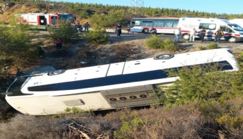 İzmir’de feci kaza: Otobüs ve otomobil şarampole yuvarlandı