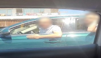 İzmir otoyolunda dehşet anları: Tartıştıkları sürücünün önünü kesip taşla saldırdılar