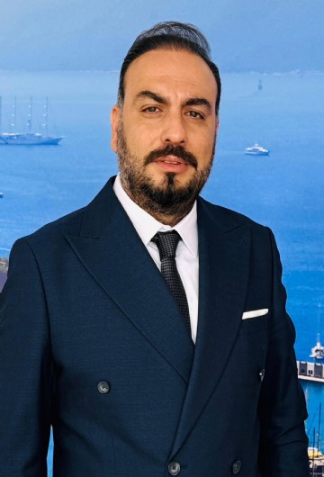 Kadın gazetecilere 'Sizde şimdi soru da yoktur, bilsem kısırımı alırdım gün yapardık' diyen teknik direktöre tepki