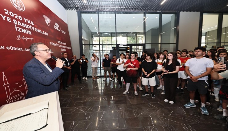 Kasapoğlu, YKS şampiyonu İzmirli gençlerle buluştu