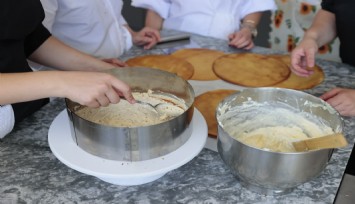 Konak’ta kadınlara pastacılık eğitimi: Yeni dönem kayıtları başladı