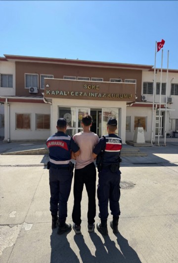 Kuşadası'nda 25 yıl aranan firari yakalandı