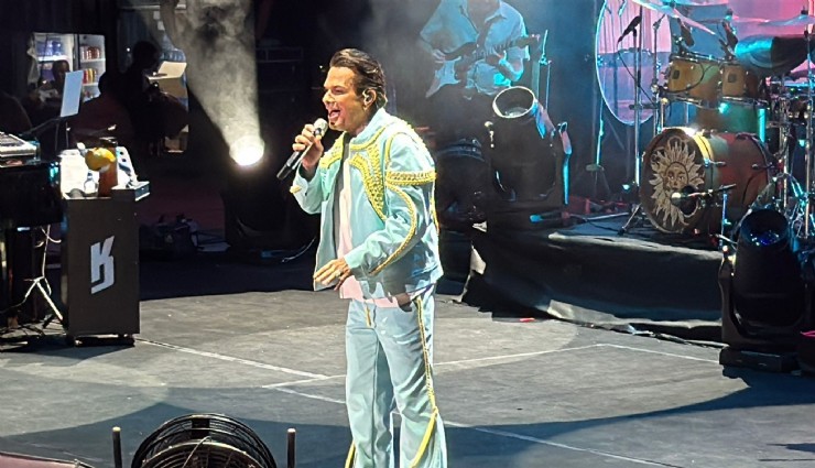 Marmaris’te Kenan Doğulu’dan unutulmaz konser gecesi