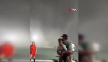 Meksika'da fırtına stadyumu savaş alanına çevirdi