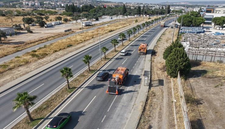 Menderes çevreyolunda bakım ve temizlik çalışmaları hızlandı