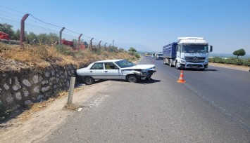 Turgutlu'da tır ile otomobil çarpıştı: 2 yaralı
