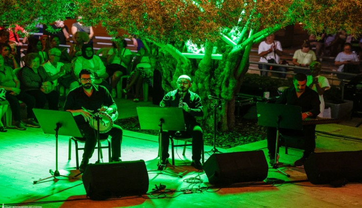 Türk Sanat Müziği zeytin ağacının altında yankılandı